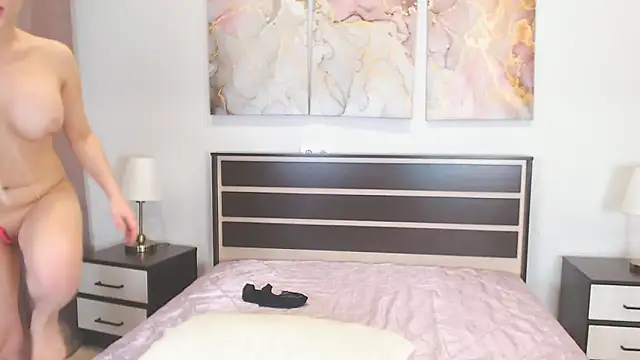 Yulianna Smith online show from December 15, 2024, 11:09 pm