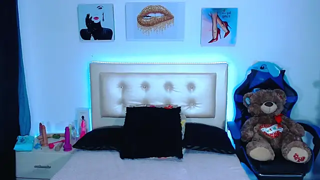 Snapshot of Jenng18 chatting on December 19, 2024, 9:49 pm Jenng18 online show from December 19, 2024, 9:49 pm