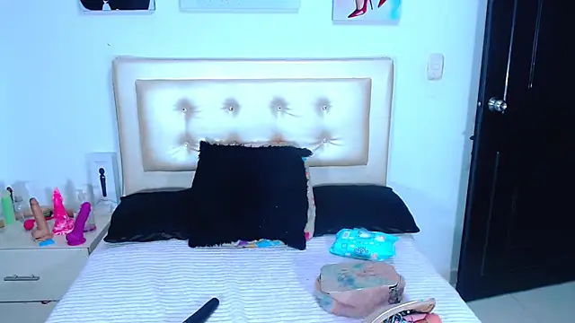 Snapshot of Jenng18 chatting on January 1, 2025, 3:34 am Jenng18 online show from January 1, 2025, 3:34 am