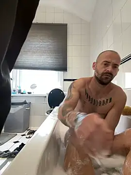 bigguy101 online show from February 5, 2025, 11:02 am