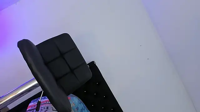 Snapshot of MistressMichell chatting on March 3, 2025, 1:53 am MistressMichell online show from March 3, 2025, 1:53 am