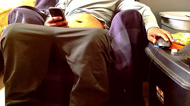 CharlesBlk79  online show from April 18, 2026, 9:02 am