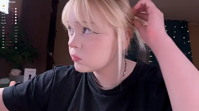 Snapshot of LisaLaas chatting on February 28, 2026, 9:16 pm LisaLaas online show from February 28, 2026, 9:16 pm