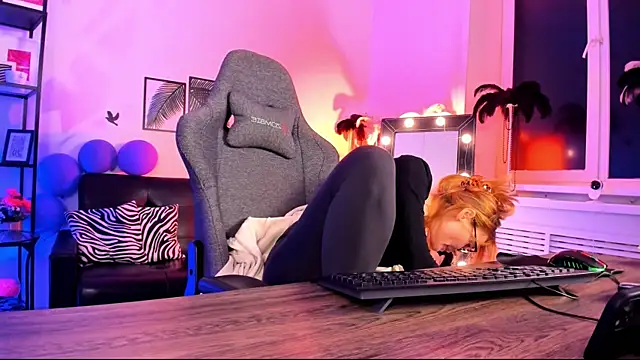 MistyBarnes online show from January 5, 2025, 12:10 pm