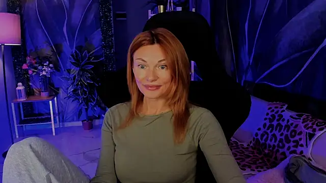 MistyBarnes online show from November 22, 2025, 2:38 pm