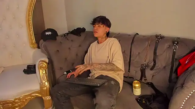 AcidMilo online show from December 2, 2024, 7:27 pm