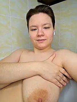 Snapshot of GoldMelissa chatting on April 28, 2026, 12:32 pm GoldMelissa online show from April 28, 2026, 12:32 pm