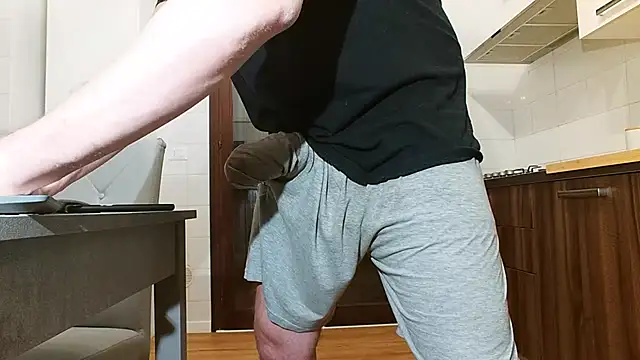 Snapshot of asa92921 chatting on December 6, 2024, 2:06 pm asa92921 online show from December 6, 2024, 2:06 pm