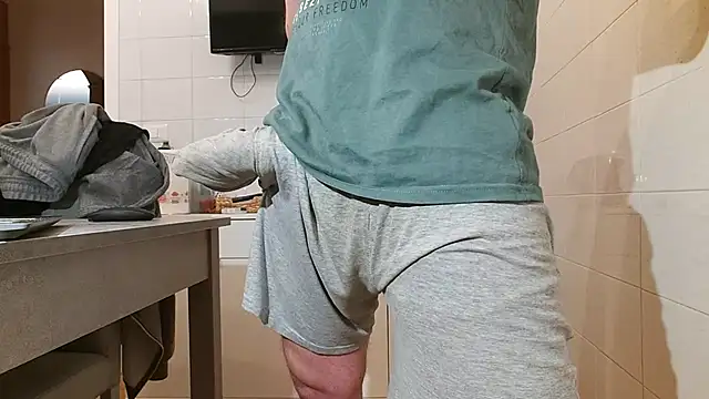 Snapshot of asa92921 chatting on December 26, 2024, 8:18 am asa92921 online show from December 26, 2024, 8:18 am