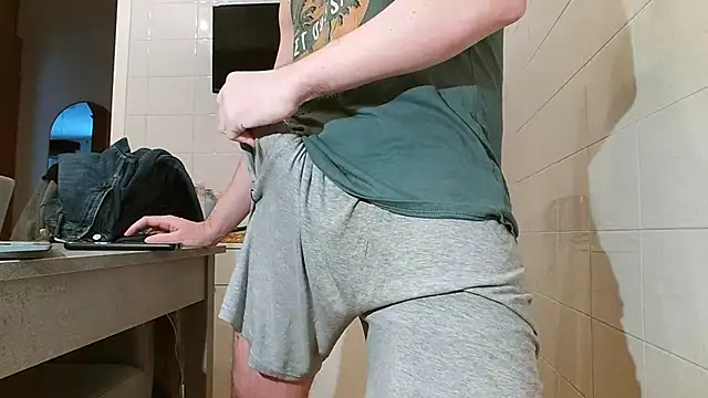 Snapshot of asa92921 chatting on December 27, 2024, 11:39 am asa92921 online show from December 27, 2024, 11:39 am