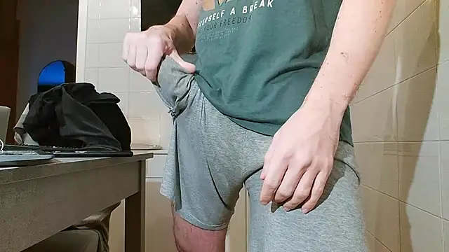 Snapshot of asa92921 chatting on January 8, 2025, 8:27 am asa92921 online show from January 8, 2025, 8:27 am