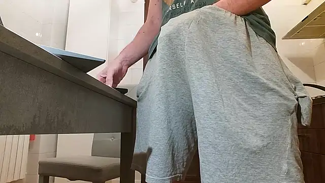 Snapshot of asa92921 chatting on October 15, 2025, 2:50 pm asa92921 online show from October 15, 2025, 2:50 pm