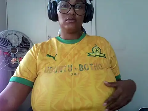 Snapshot of Charlie-Crawford chatting on June 2, 2026, 7:43 am Charlie-Crawford online show from June 2, 2026, 7:43 am