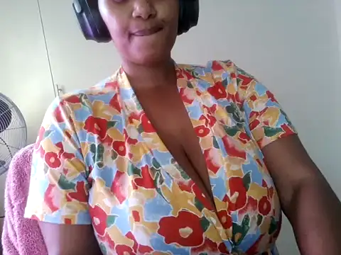 Snapshot of Charlie-Crawford chatting on June 10, 2026, 12:48 pm Charlie-Crawford online show from June 10, 2026, 12:48 pm