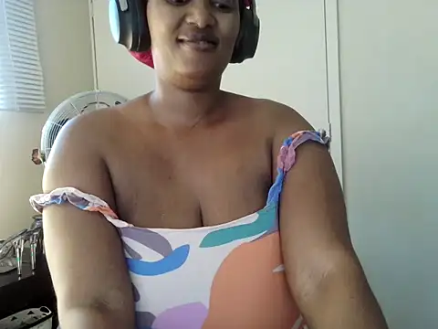 Snapshot of Charlie-Crawford chatting on June 15, 2026, 7:10 am Charlie-Crawford online show from June 15, 2026, 7:10 am