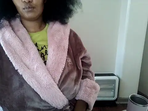 Snapshot of Charlie-Crawford chatting on July 28, 2026, 11:39 am Charlie-Crawford online show from July 28, 2026, 11:39 am