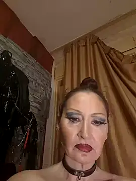 Snapshot of dominatrixredsonyja chatting on February 9, 2025, 12:49 am dominatrixredsonyja online show from February 9, 2025, 12:49 am