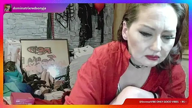 Snapshot of dominatrixredsonyja chatting on March 13, 2026, 11:33 pm dominatrixredsonyja online show from March 13, 2026, 11:33 pm