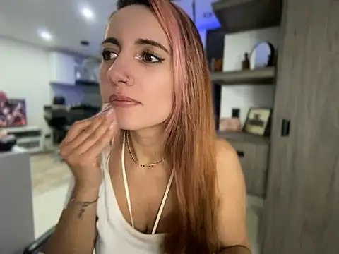 Snapshot of Anny_Moore09 chatting on March 22, 2025, 12:49 am Anny Moore09 online show from March 22, 2025, 12:49 am