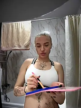 pinkstar  online show from November 4, 2025, 5:28 am