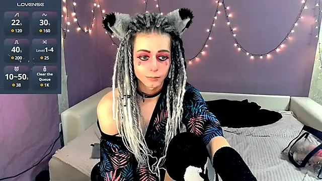 Littlepinkcat online show from February 16, 2025, 11:05 am