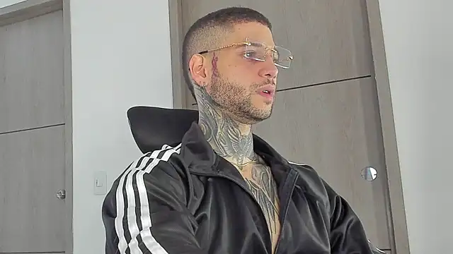  jamesleandros1 online show from September 8, 2025, 5:12 pm