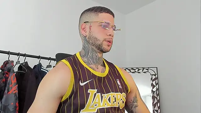  jamesleandros1 online show from October 30, 2025, 4:19 pm