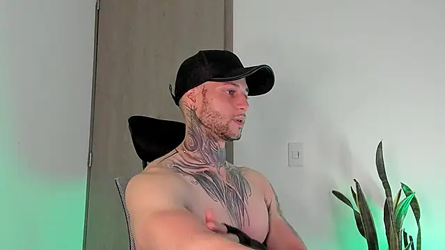  jamesleandros1 online show from March 1, 2026, 3:52 am