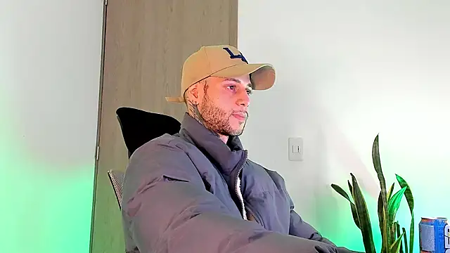  jamesleandros1 online show from March 10, 2026, 3:00 am