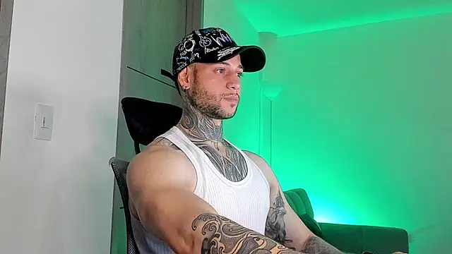  jamesleandros1 online show from June 5, 2026, 3:02 am