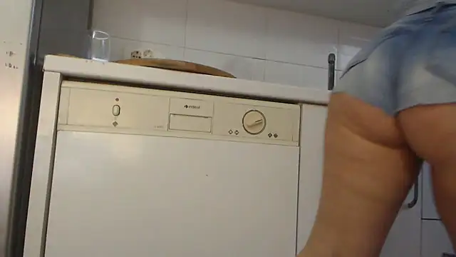 AnnaBellaLuckyXOXO online show from March 23, 2025, 5:43 am