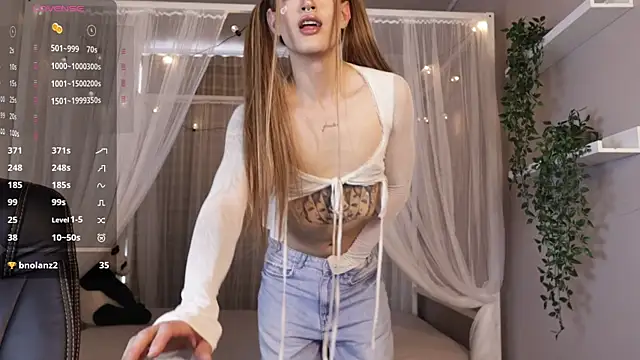 Snapshot of julesbennet chatting on May 18, 2026, 8:58 pm julesbennet online show from May 18, 2026, 8:58 pm