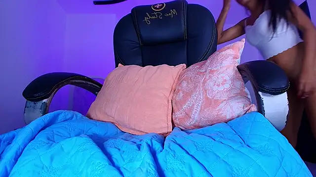 naomi kyse online show from May 22, 2026, 3:02 am
