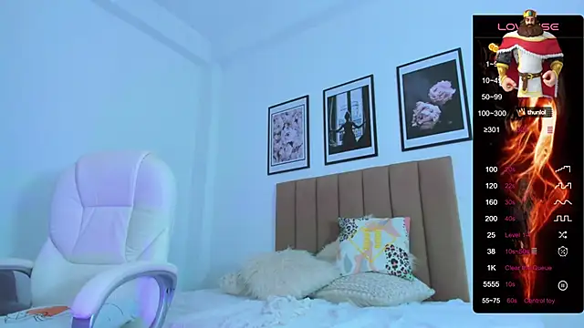 sofihill01 online show from January 18, 2025, 2:47 am