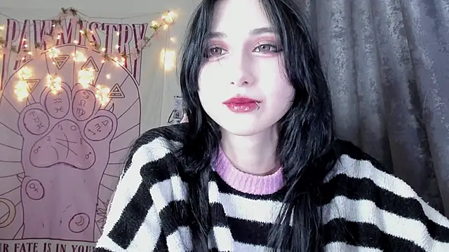 Snapshot of Holy420lolii chatting on October 27, 2025, 6:56 pm Holy420lolii online show from October 27, 2025, 6:56 pm