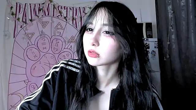 Snapshot of Holy420lolii chatting on May 2, 2026, 5:18 pm Holy420lolii online show from May 2, 2026, 5:18 pm