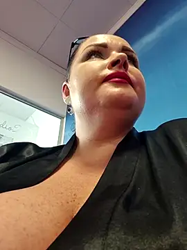 GeorgiaLerox online show from July 21, 2026, 1:24 pm