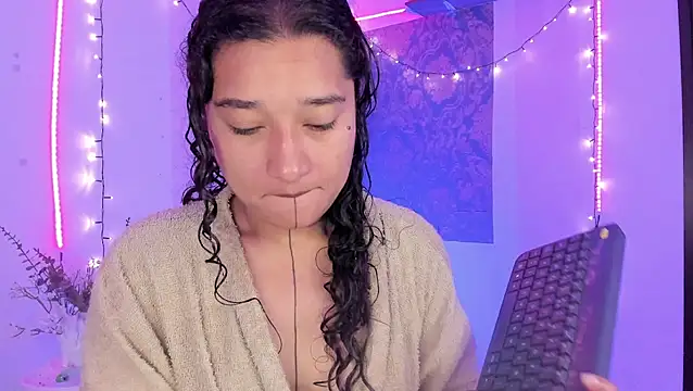 Eva Lee  online show from June 14, 2026, 10:17 am