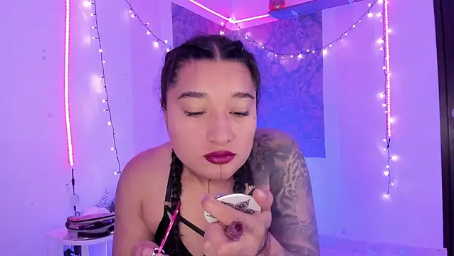 Eva Lee  online show from June 20, 2026, 10:07 am