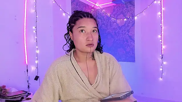 Eva Lee  online show from June 30, 2026, 10:27 am