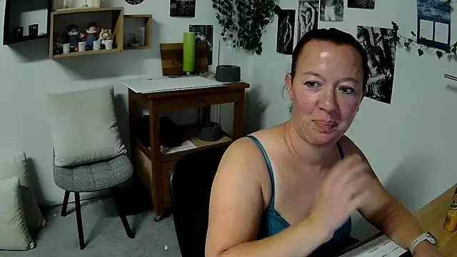 AnyaKreyxh online show from October 26, 2025, 12:22 pm