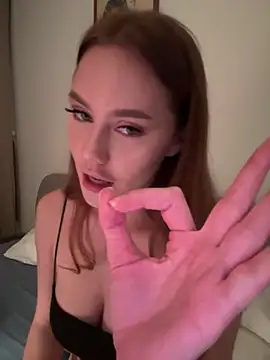 Meow Sophie online show from September 21, 2025, 3:46 pm