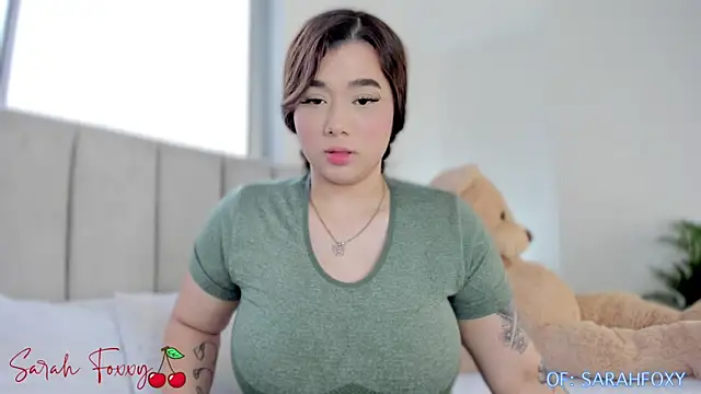 Snapshot of Foxxy222_ chatting on January 2, 2025, 10:33 pm Foxxy222 online show from January 2, 2025, 10:33 pm