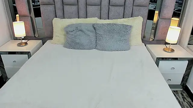 EMMAHILL1 online show from February 6, 2025, 7:18 pm