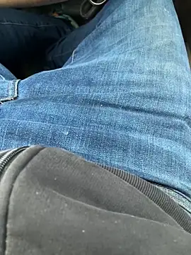 prekumstud online show from September 11, 2025, 2:28 pm