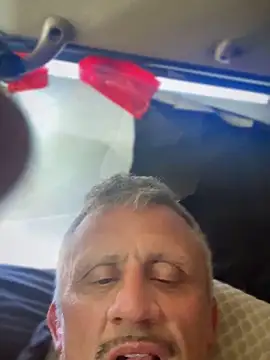 prekumstud online show from September 30, 2025, 6:46 pm