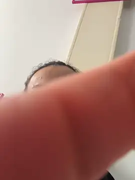 Abril Luv online show from March 28, 2026, 2:05 pm