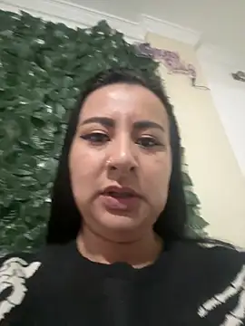 Abril Luv online show from April 25, 2026, 11:35 am