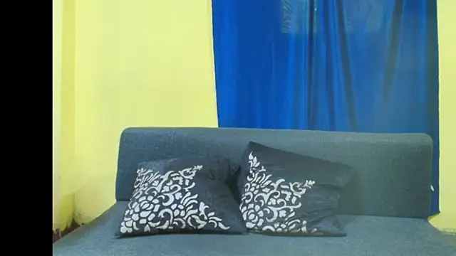 Snapshot of Cute_boy2000 chatting on November 18, 2025, 5:45 am Cute boy2000 online show from November 18, 2025, 5:45 am