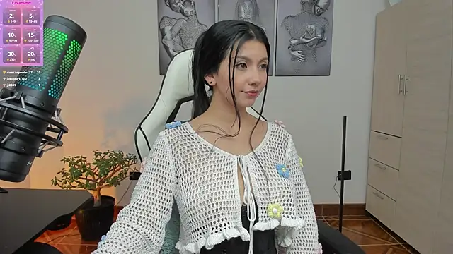 Gisell1501997 online show from February 21, 2025, 9:00 pm